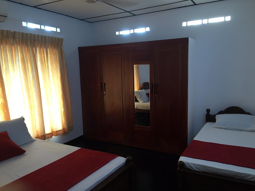 Yaarl Holiday Inn Jaffna Dış mekan fotoğraf