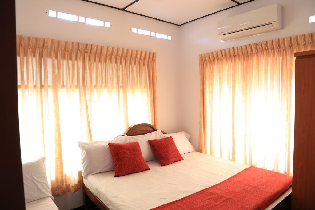 Yaarl Holiday Inn Jaffna Dış mekan fotoğraf
