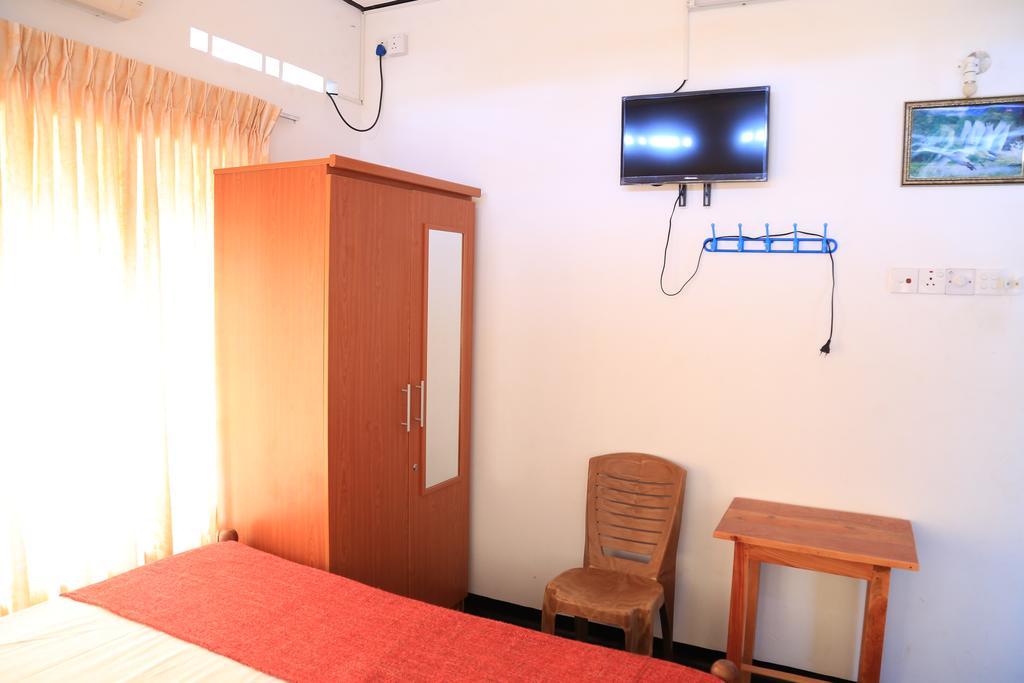 Yaarl Holiday Inn Jaffna Dış mekan fotoğraf