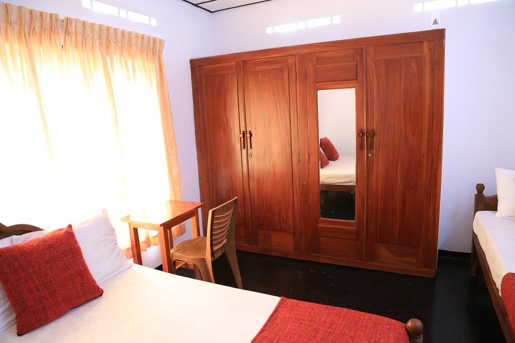 Yaarl Holiday Inn Jaffna Dış mekan fotoğraf