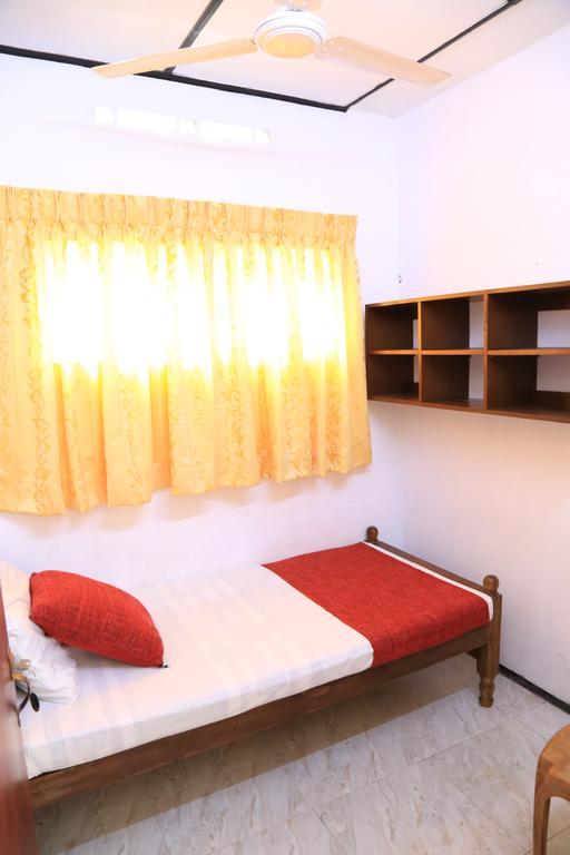Yaarl Holiday Inn Jaffna Dış mekan fotoğraf