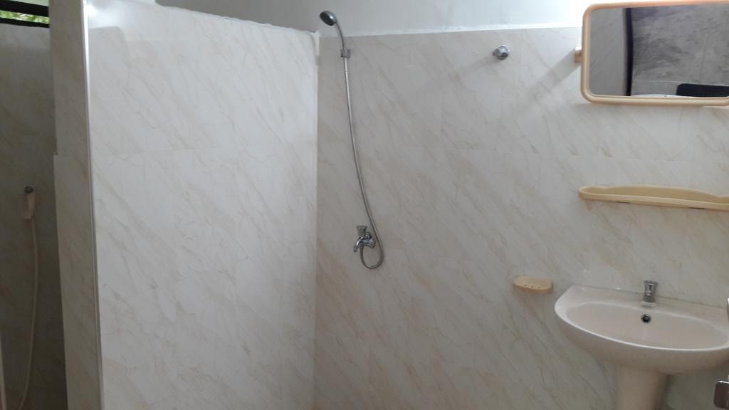 Yaarl Holiday Inn Jaffna Dış mekan fotoğraf