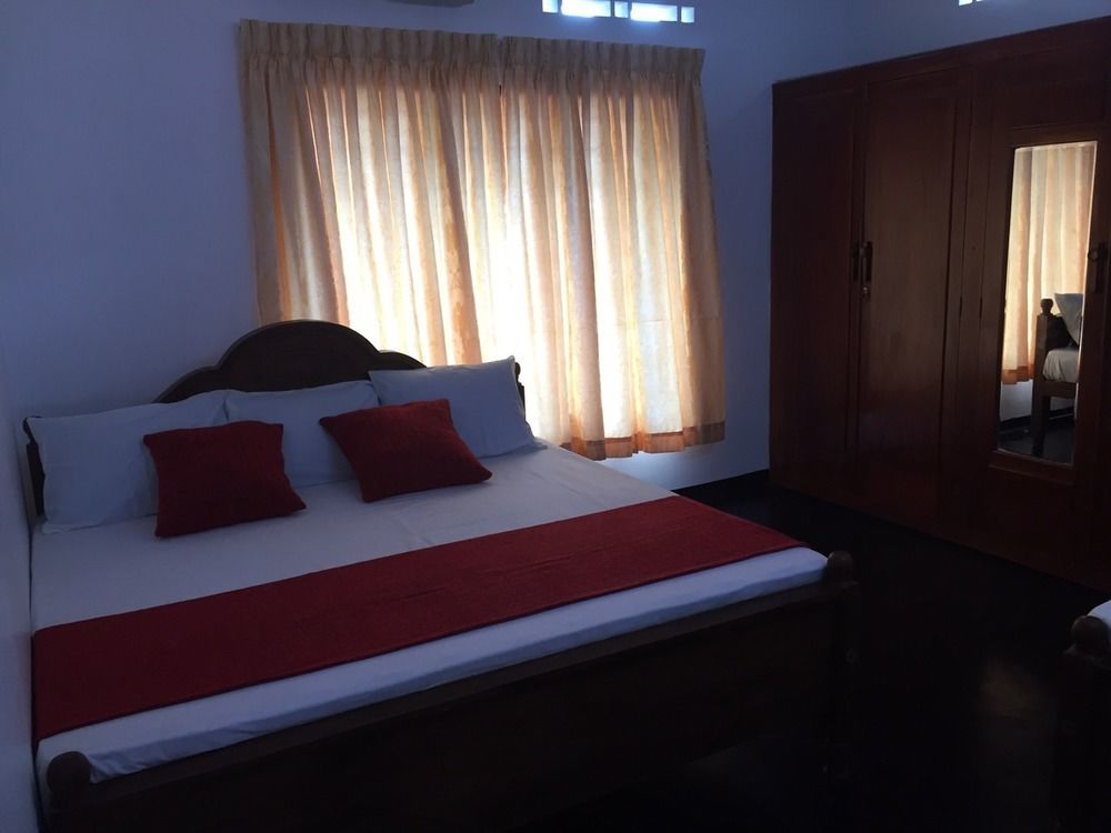 Yaarl Holiday Inn Jaffna Dış mekan fotoğraf